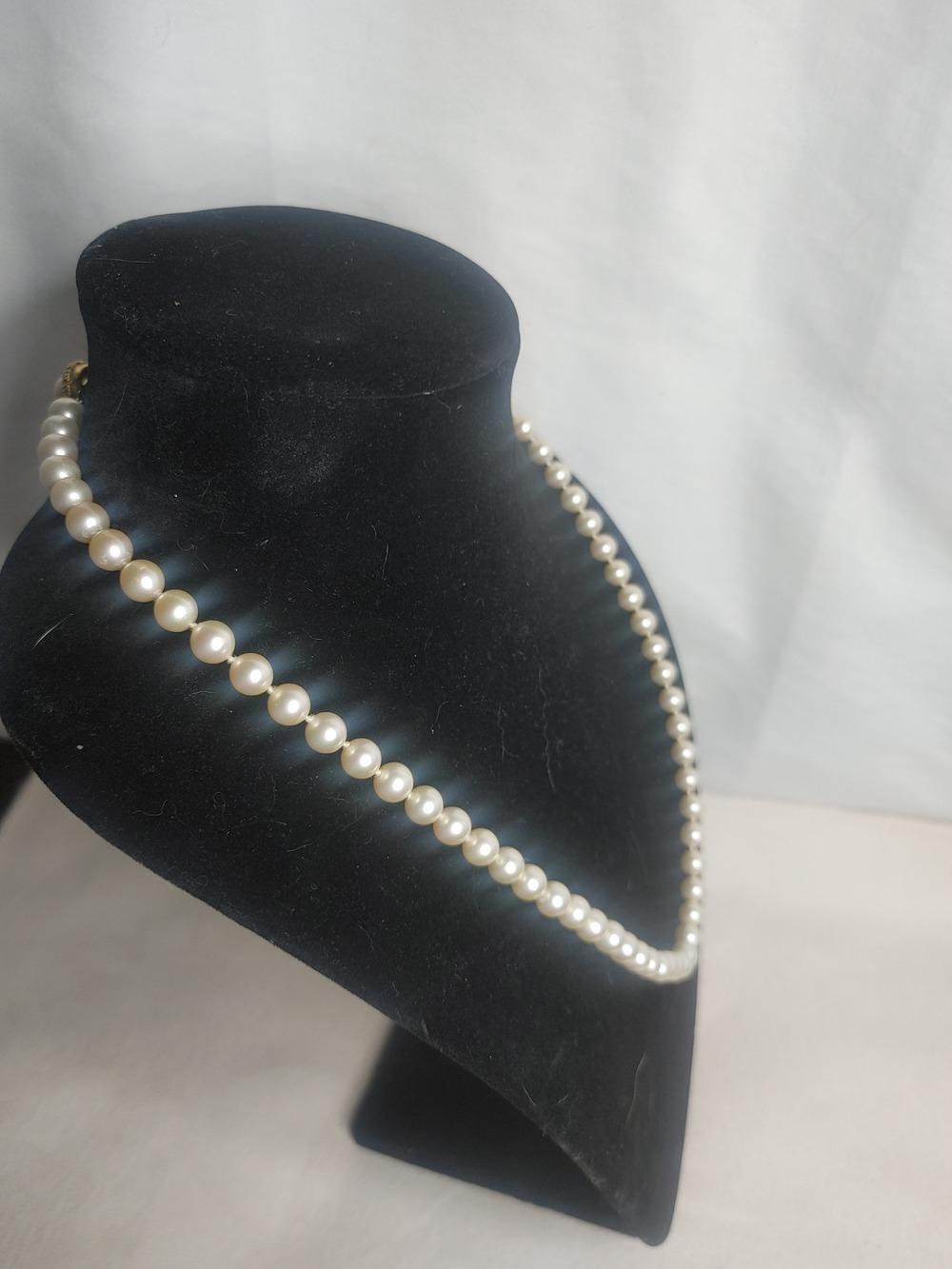 Vintage Majorica Hand Knotted Princess Length Cream Pearl Necklace - Picture 4 of 12